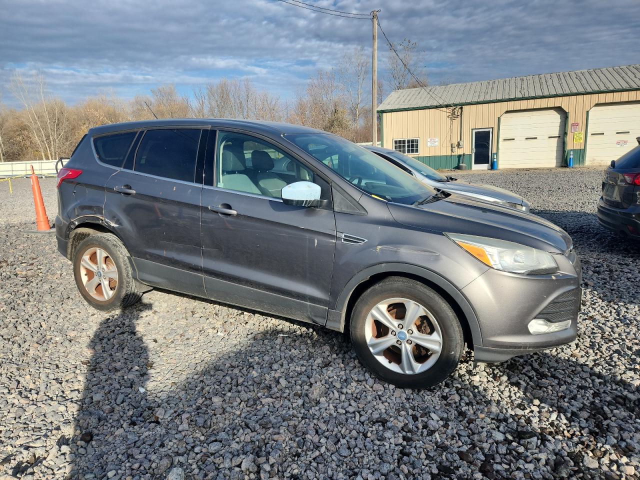 FORD ESCAPE SE