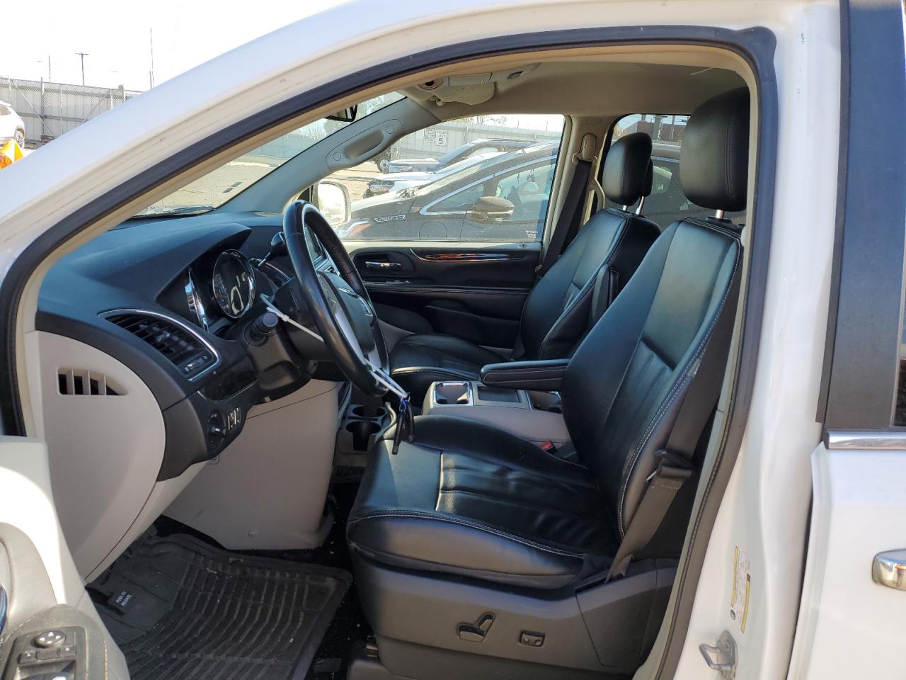 CHRYSLER TOWN & COUNTRY TOURING