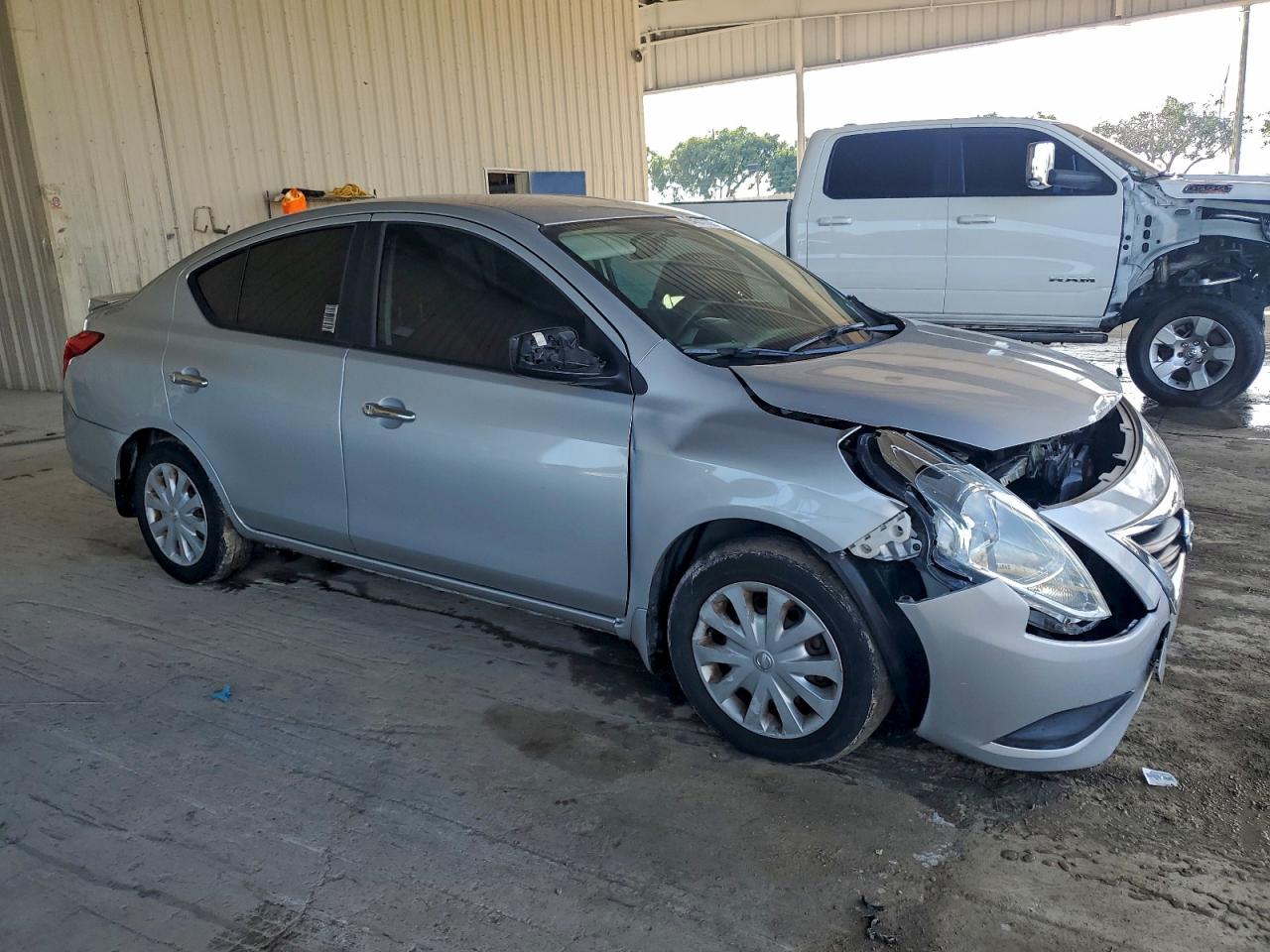 NISSAN VERSA S