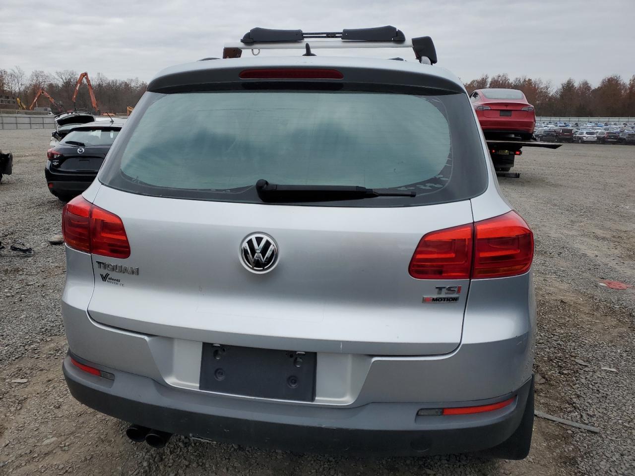 VOLKSWAGEN TIGUAN S