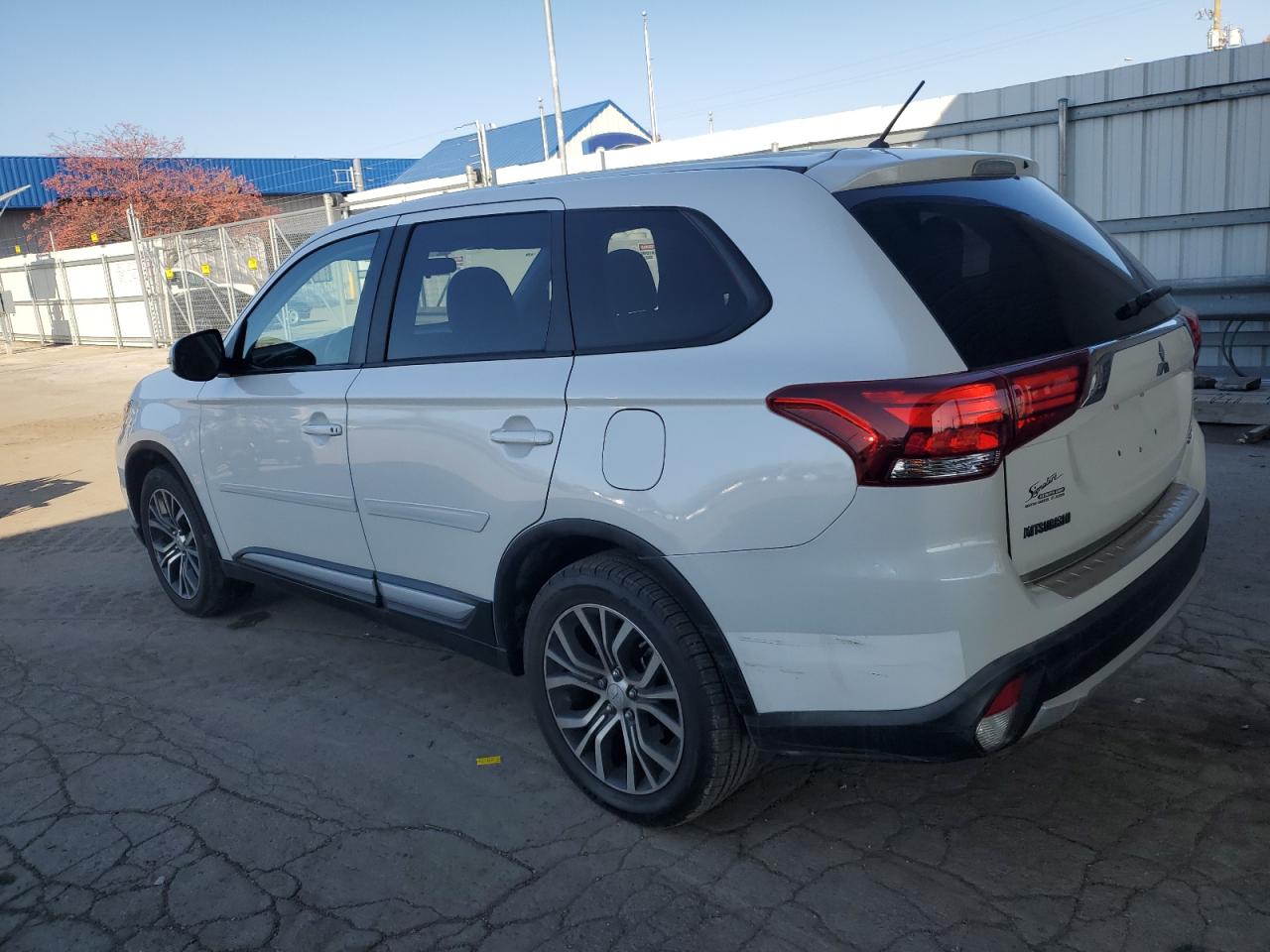 MITSUBISHI OUTLANDER SE
