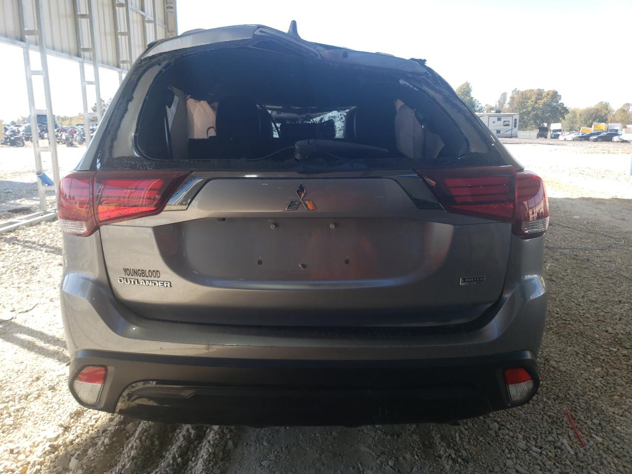 MITSUBISHI OUTLANDER SE