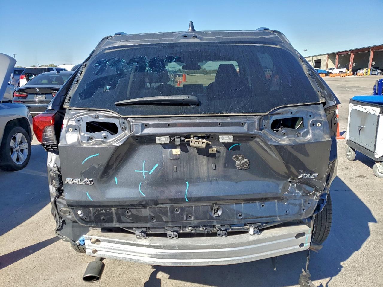 TOYOTA RAV4 XLE PREMIUM