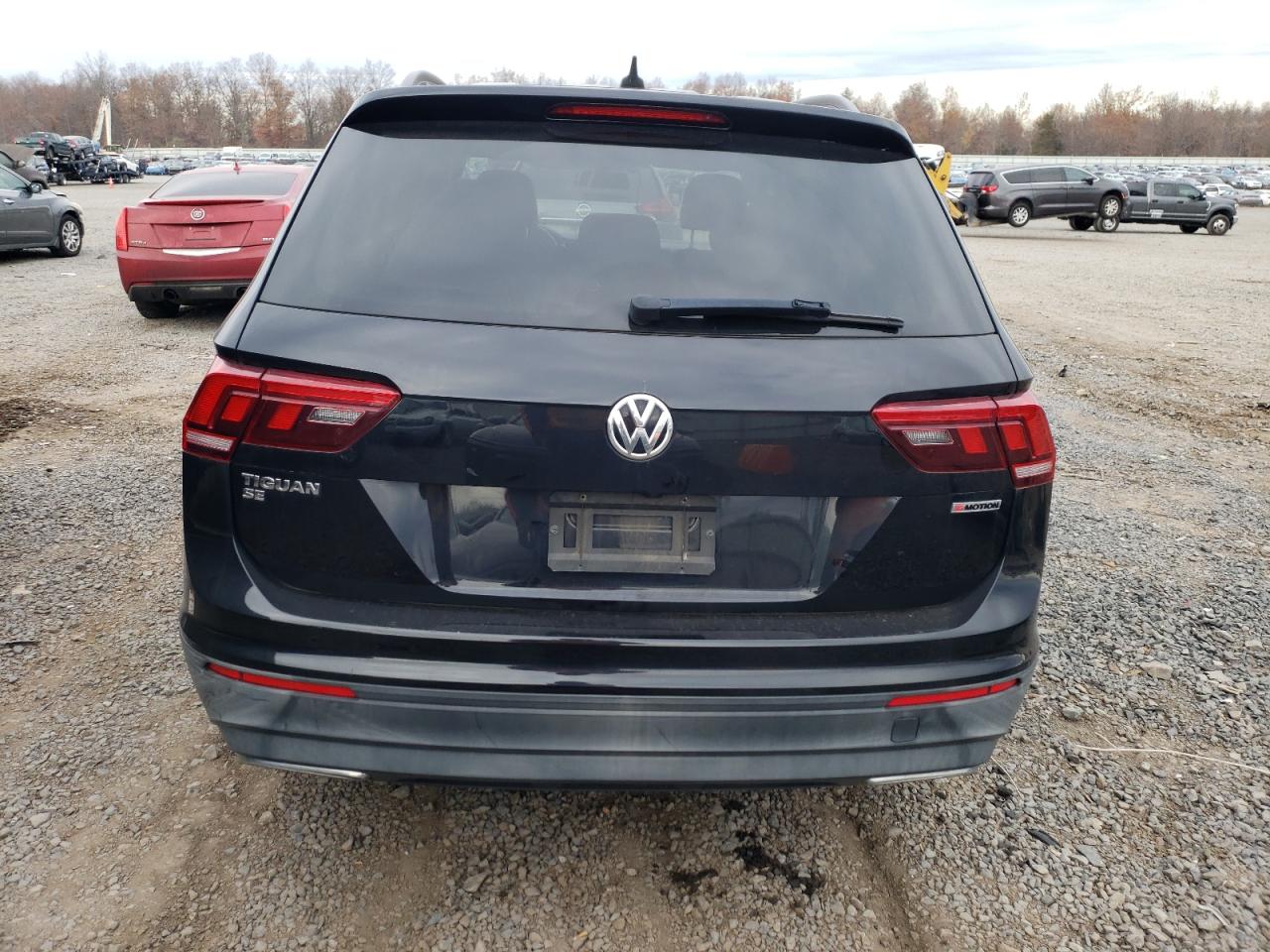 VOLKSWAGEN TIGUAN SE