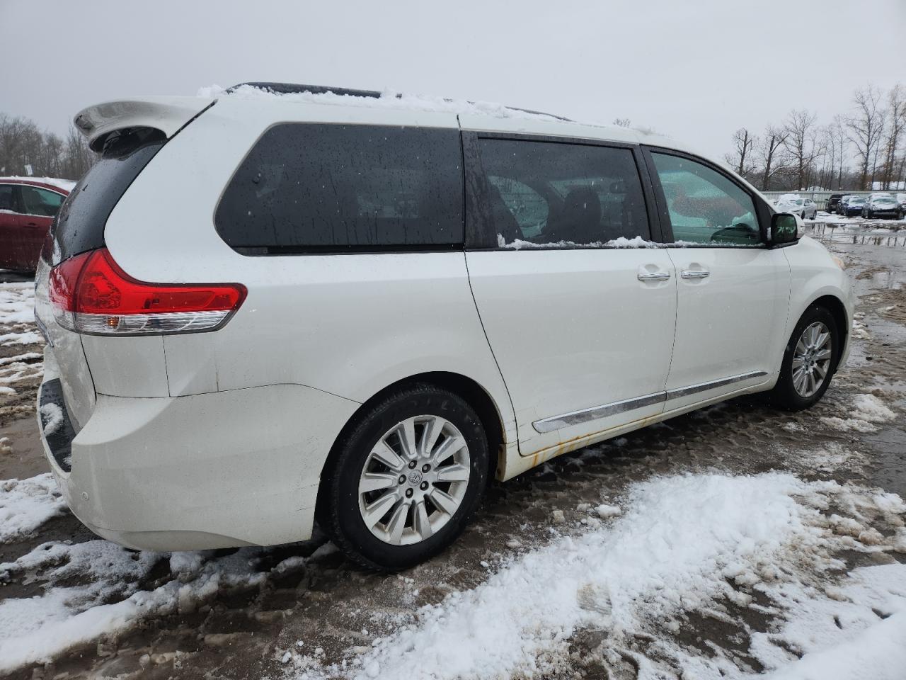 TOYOTA SIENNA XLE