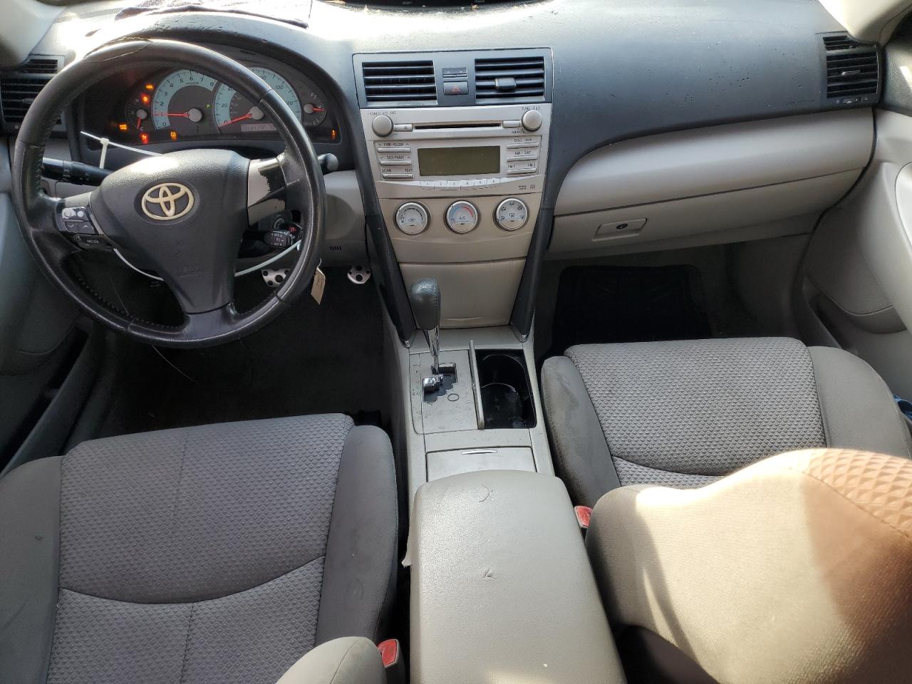 TOYOTA CAMRY BASE