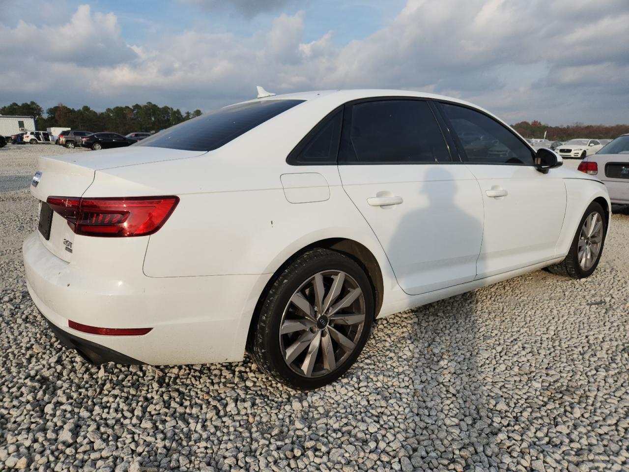 AUDI A4 ULTRA PREMIUM
