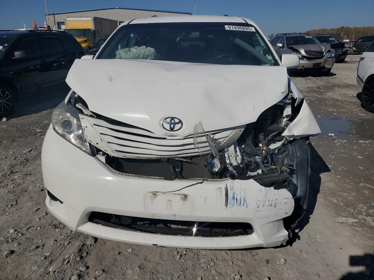 Lot #3285807653 2017 TOYOTA SIENNA LE