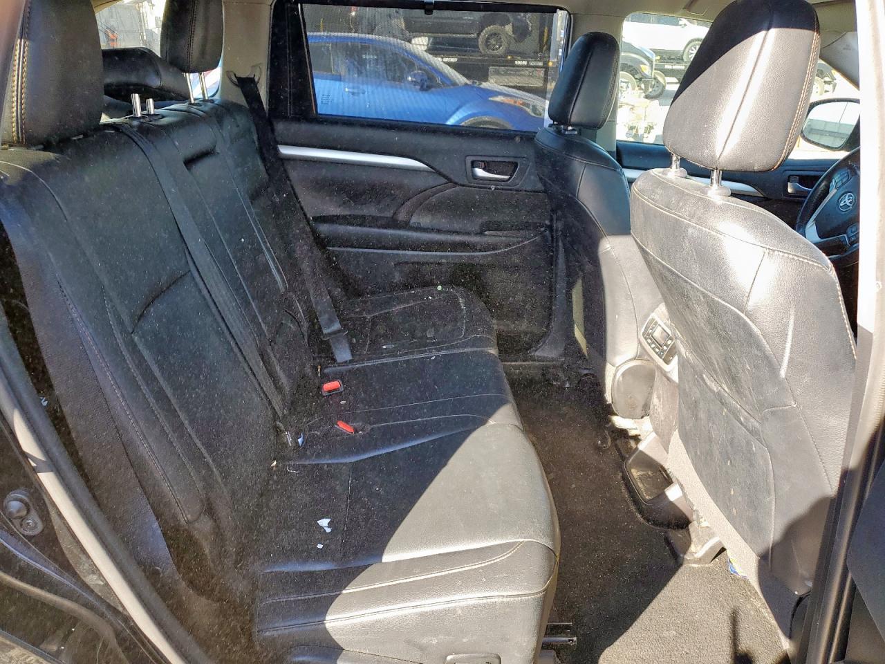 TOYOTA HIGHLANDER SE