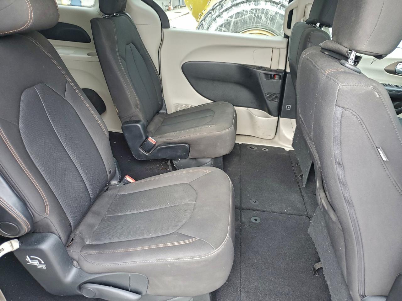 CHRYSLER PACIFICA TOURING