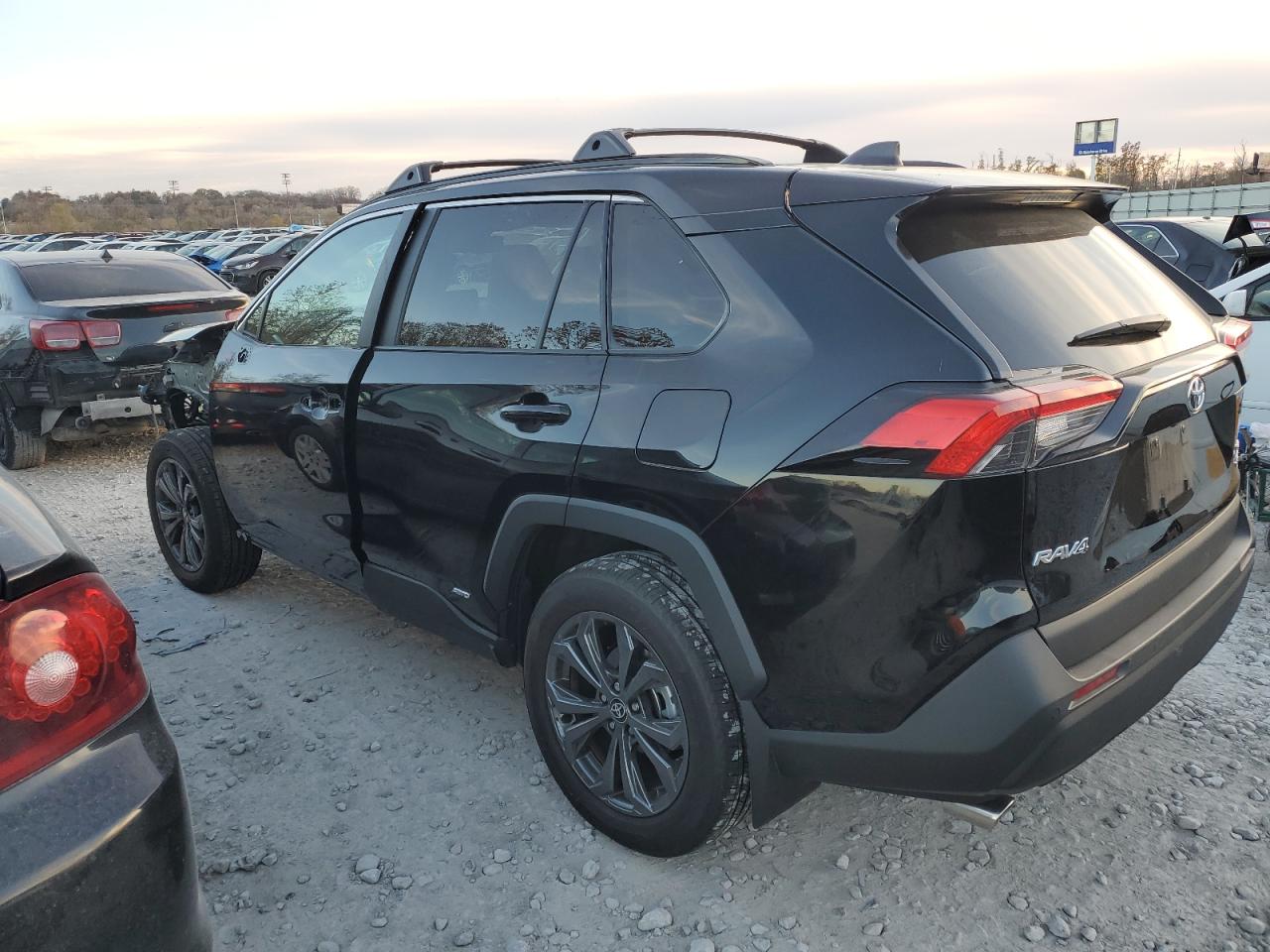 TOYOTA RAV4 XLE PREMIUM