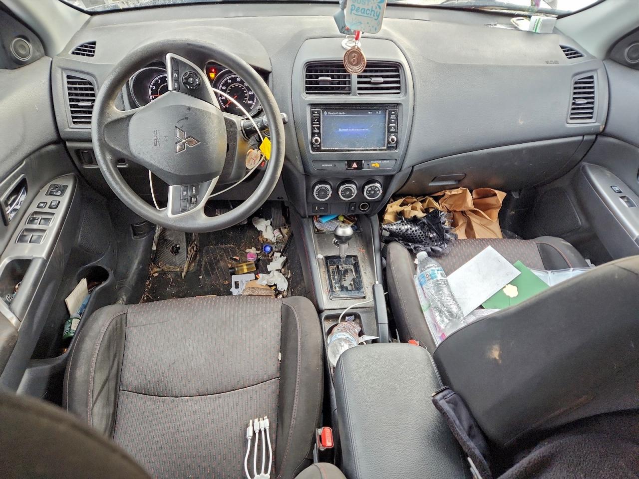 MITSUBISHI OUTLANDER ES