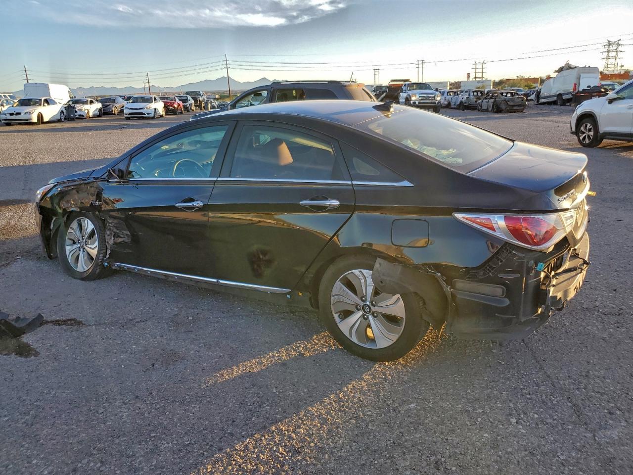 HYUNDAI SONATA HYBRID
