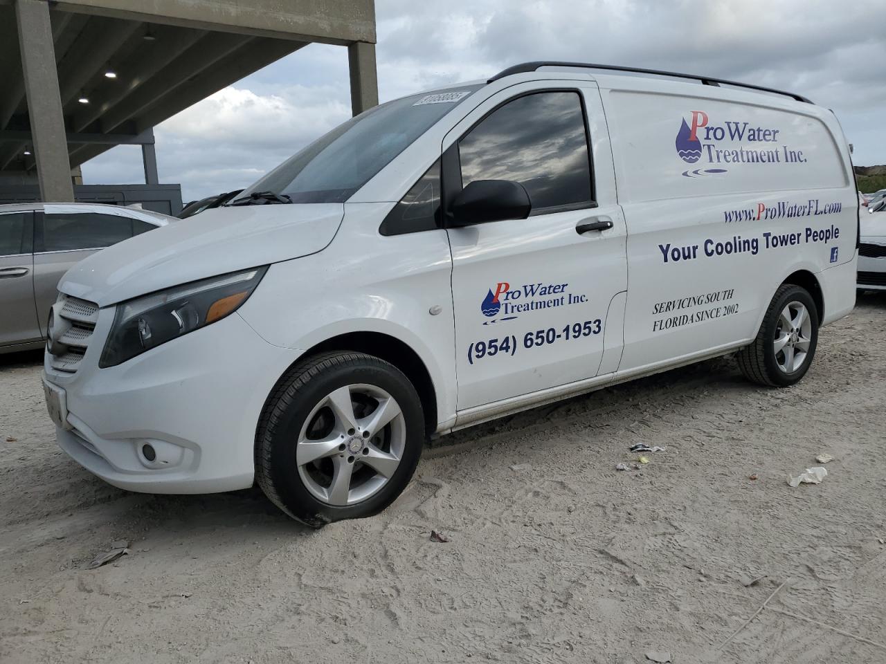 MERCEDES-BENZ METRIS