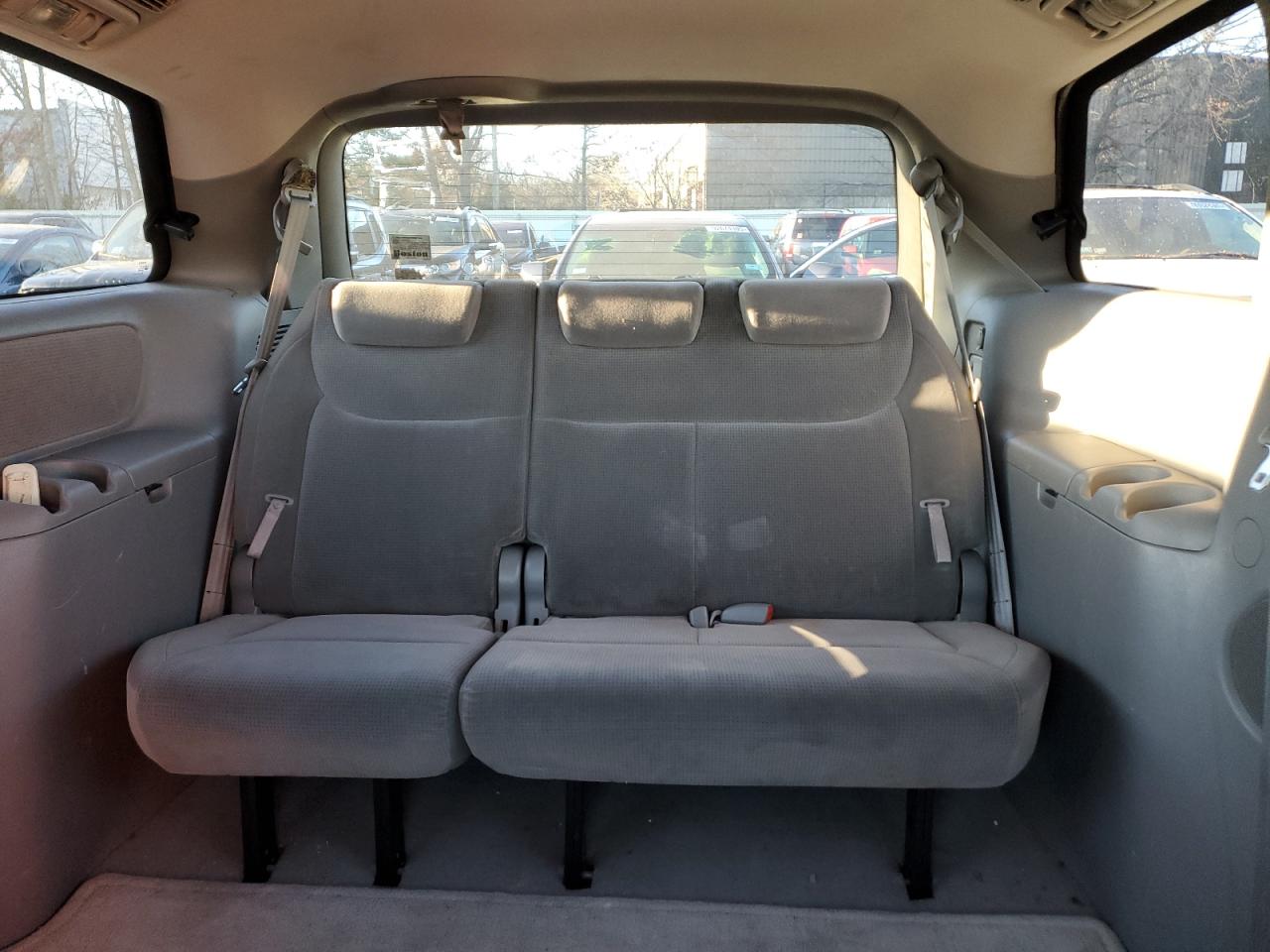 Lot #3312604183 2004 TOYOTA SIENNA CE