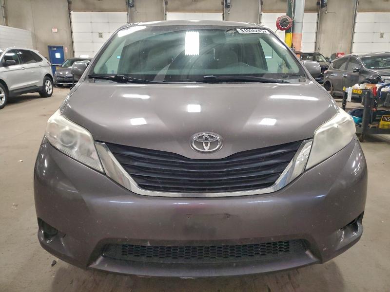 2011 TOYOTA SIENNA #3296239501