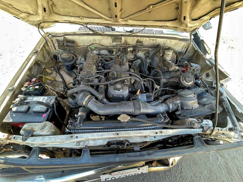 1988 TOYOTA PICKUP CAB #3302891893