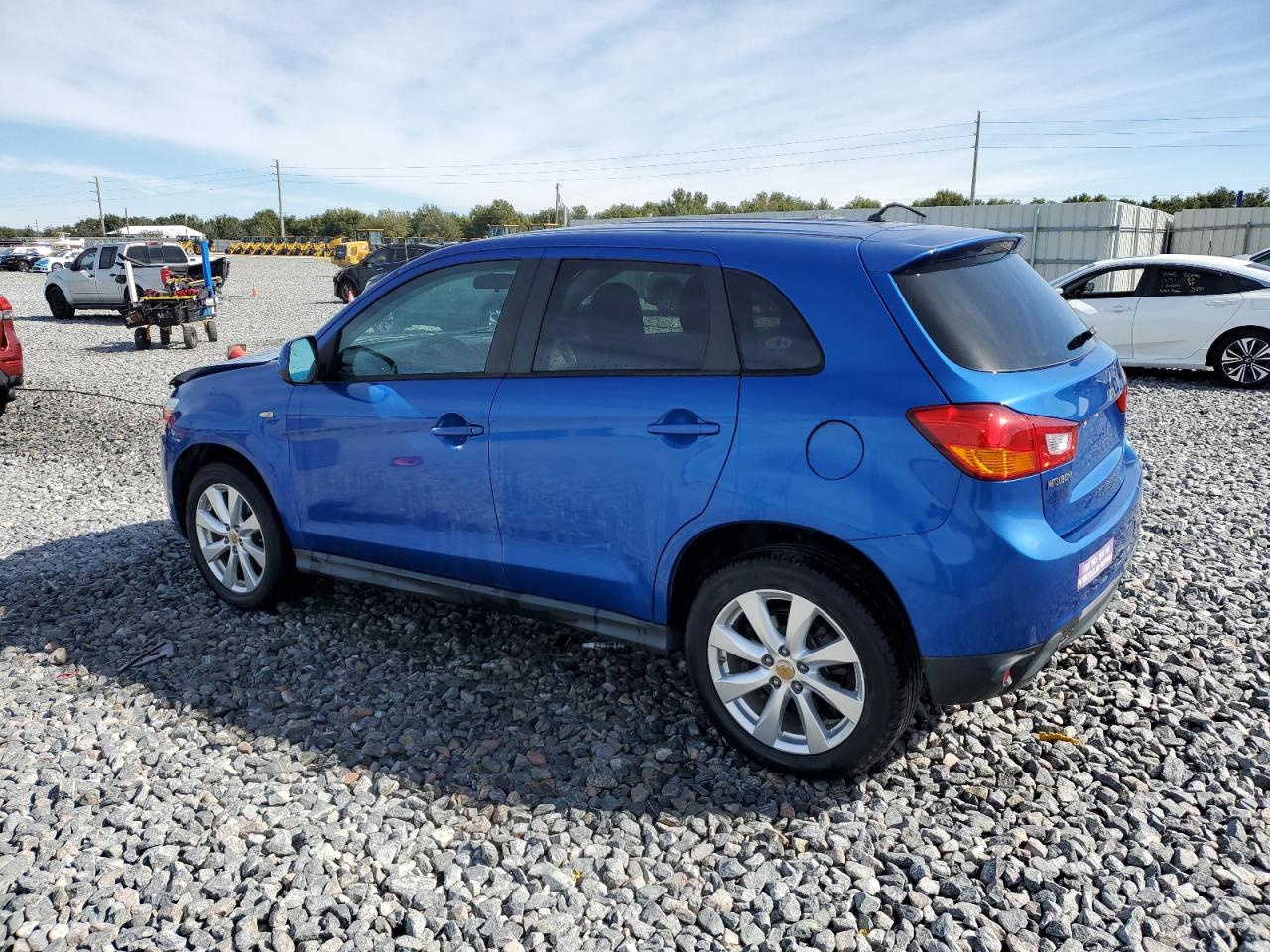 MITSUBISHI OUTLANDER ES