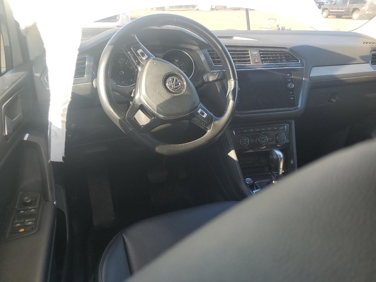 VOLKSWAGEN TIGUAN SE