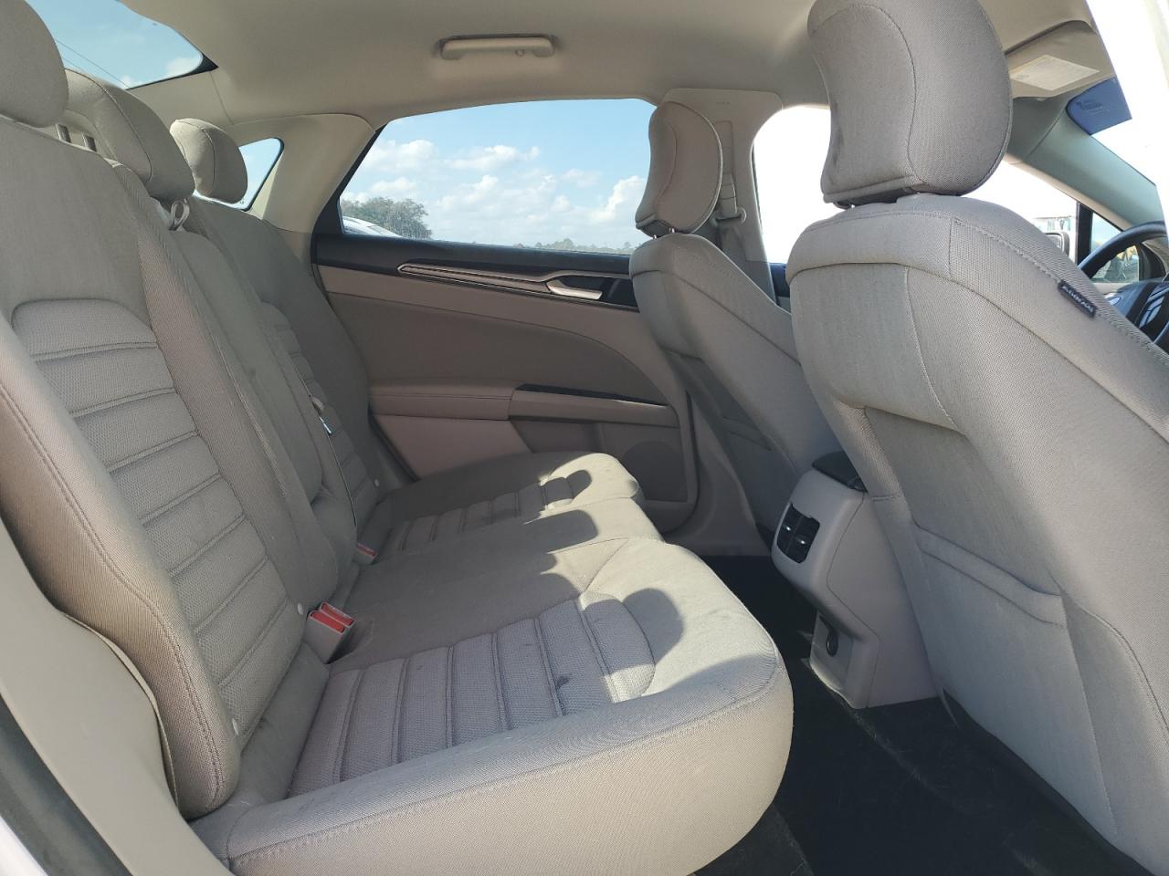 FORD FUSION SE HYBRID