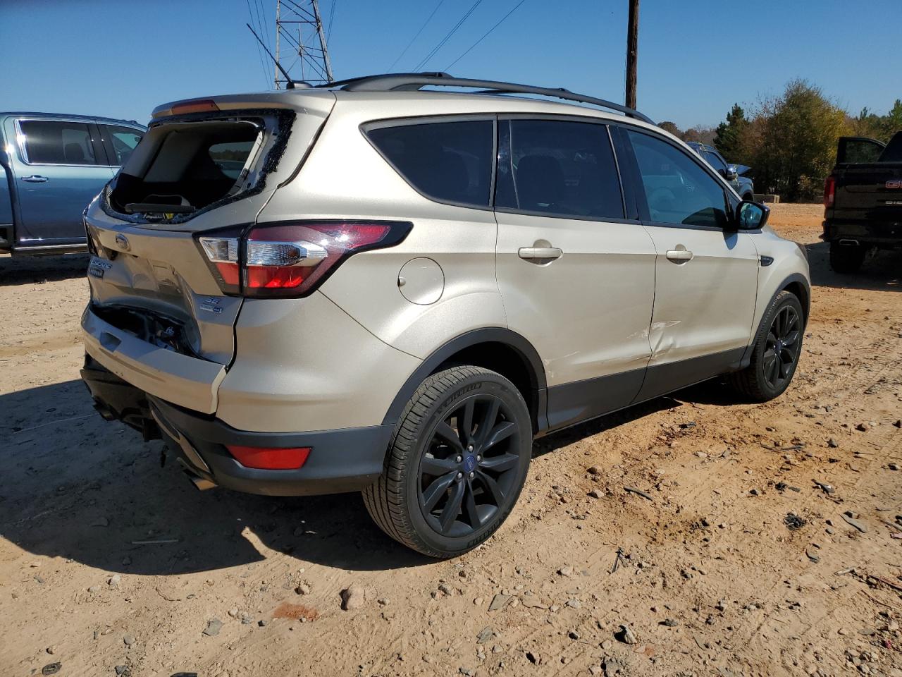 FORD ESCAPE SE