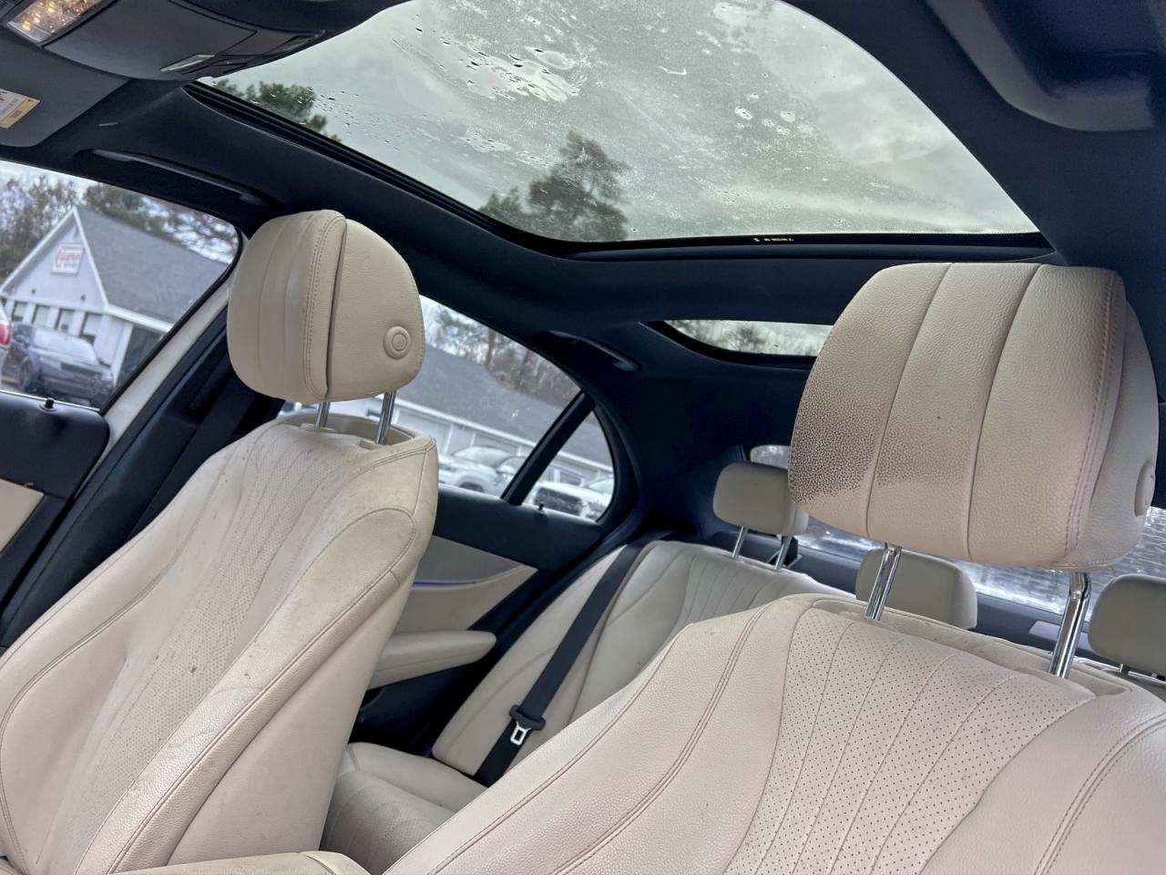 MERCEDES-BENZ E-CLASS 300