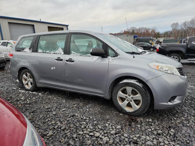 2013 TOYOTA SIENNA #3285624266