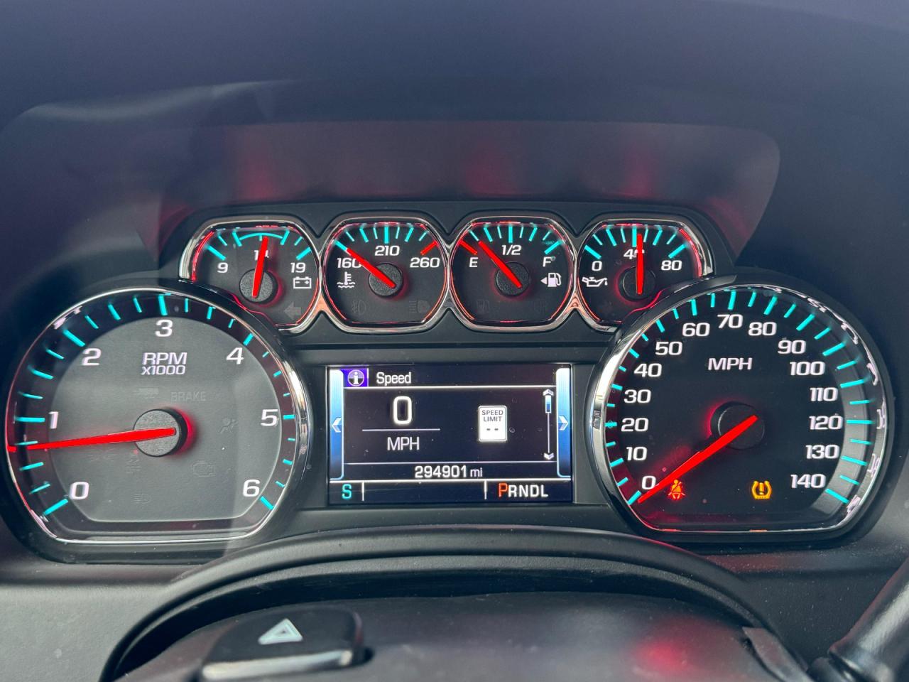 CHEVROLET SUBURBAN C1500 LT