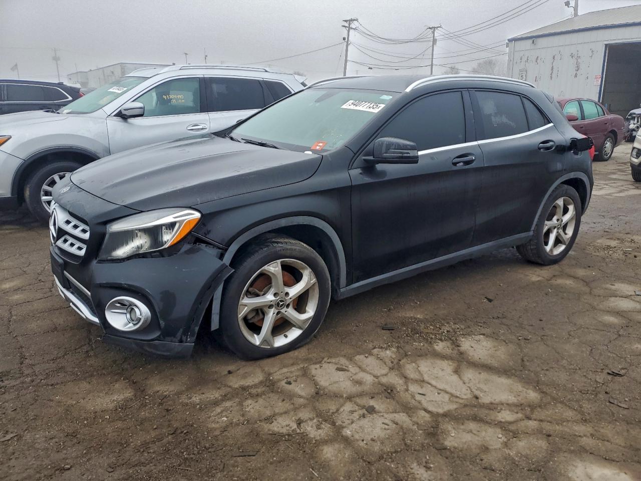 MERCEDES-BENZ GLA-CLASS 250