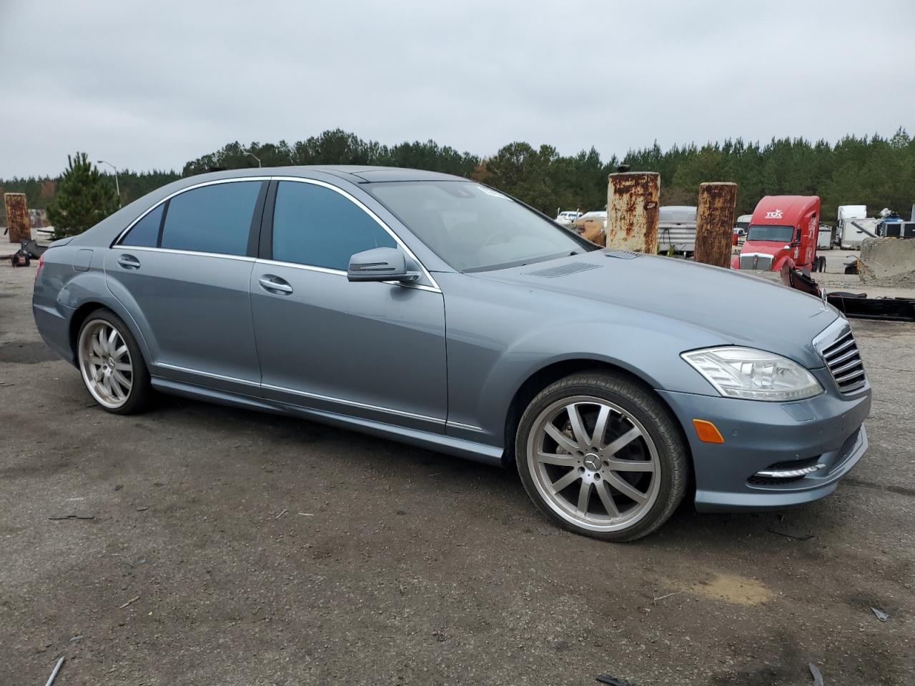 MERCEDES-BENZ S-CLASS 550