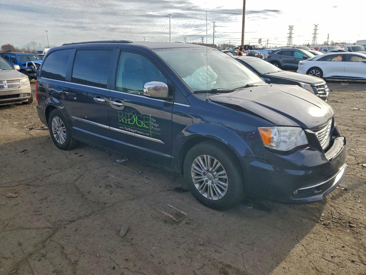 CHRYSLER TOWN & COUNTRY TOURING L