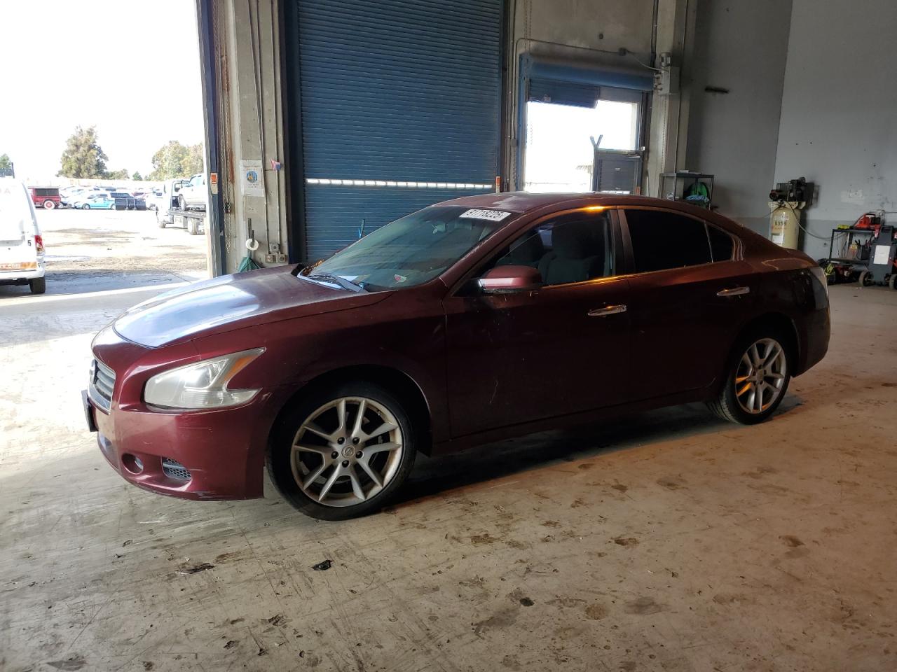 NISSAN MAXIMA S