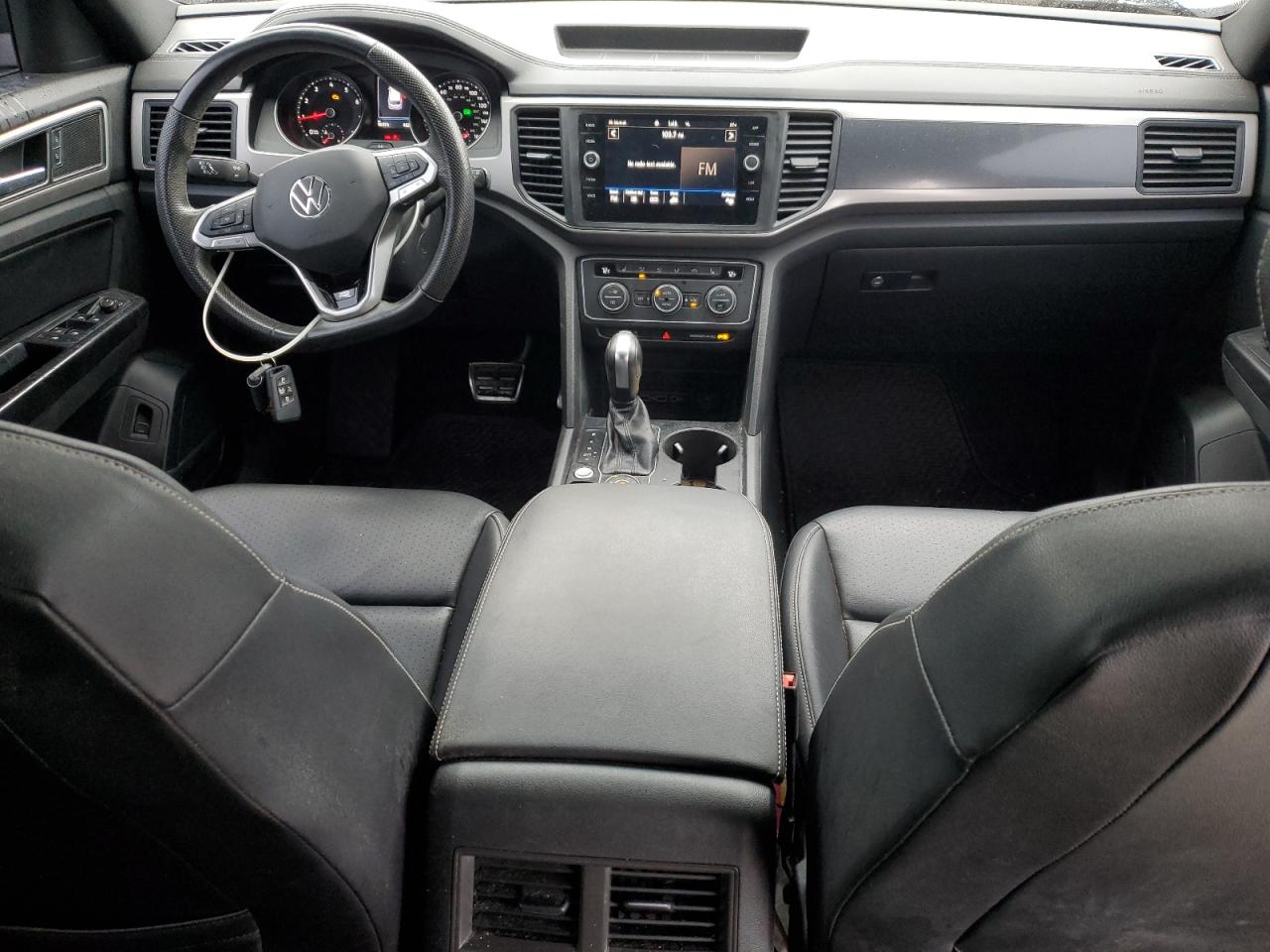 VOLKSWAGEN ATLAS CROSS SPORT SE