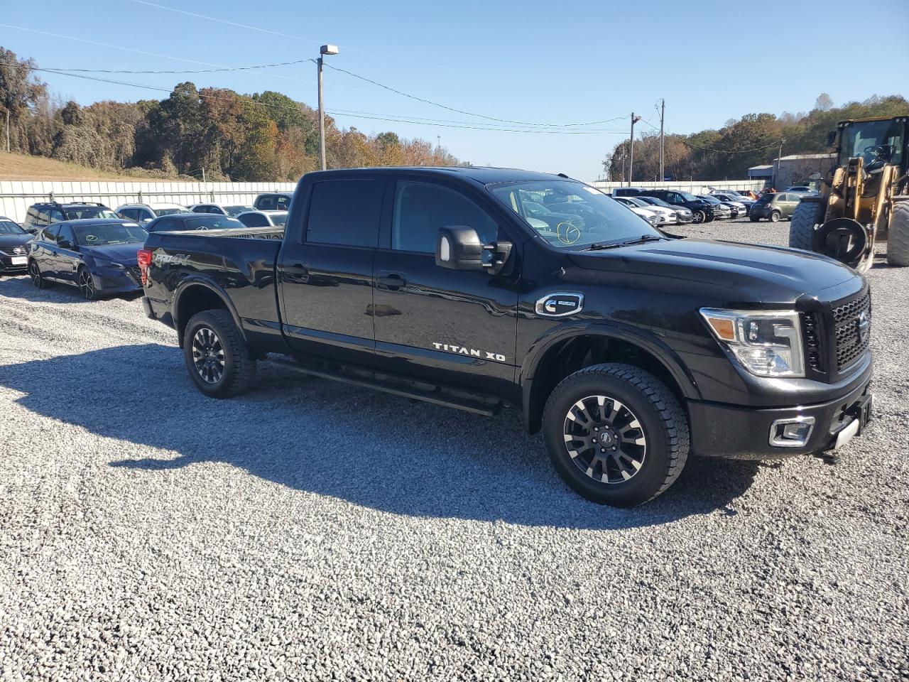NISSAN TITAN SL