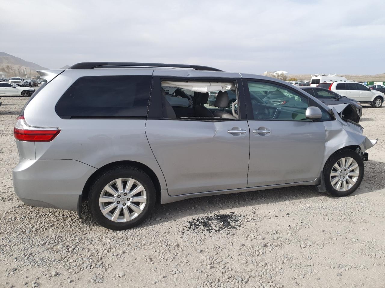 TOYOTA SIENNA XLE