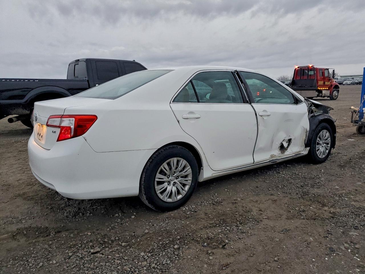 TOYOTA CAMRY BASE