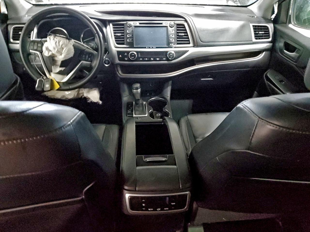 TOYOTA HIGHLANDER XLE