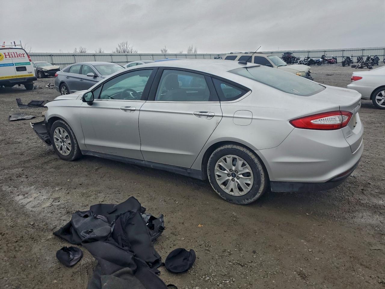 FORD FUSION S