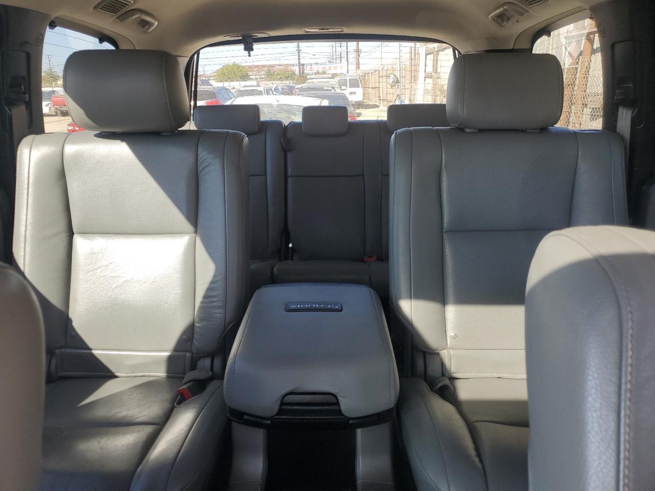 TOYOTA SEQUOIA PLATINUM