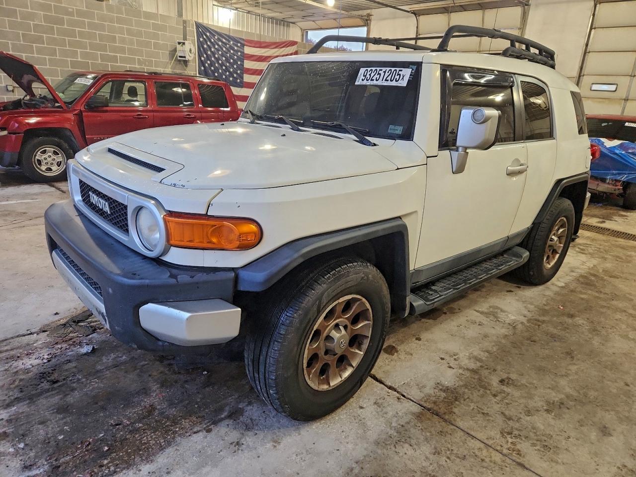 TOYOTA FJ CRUISER