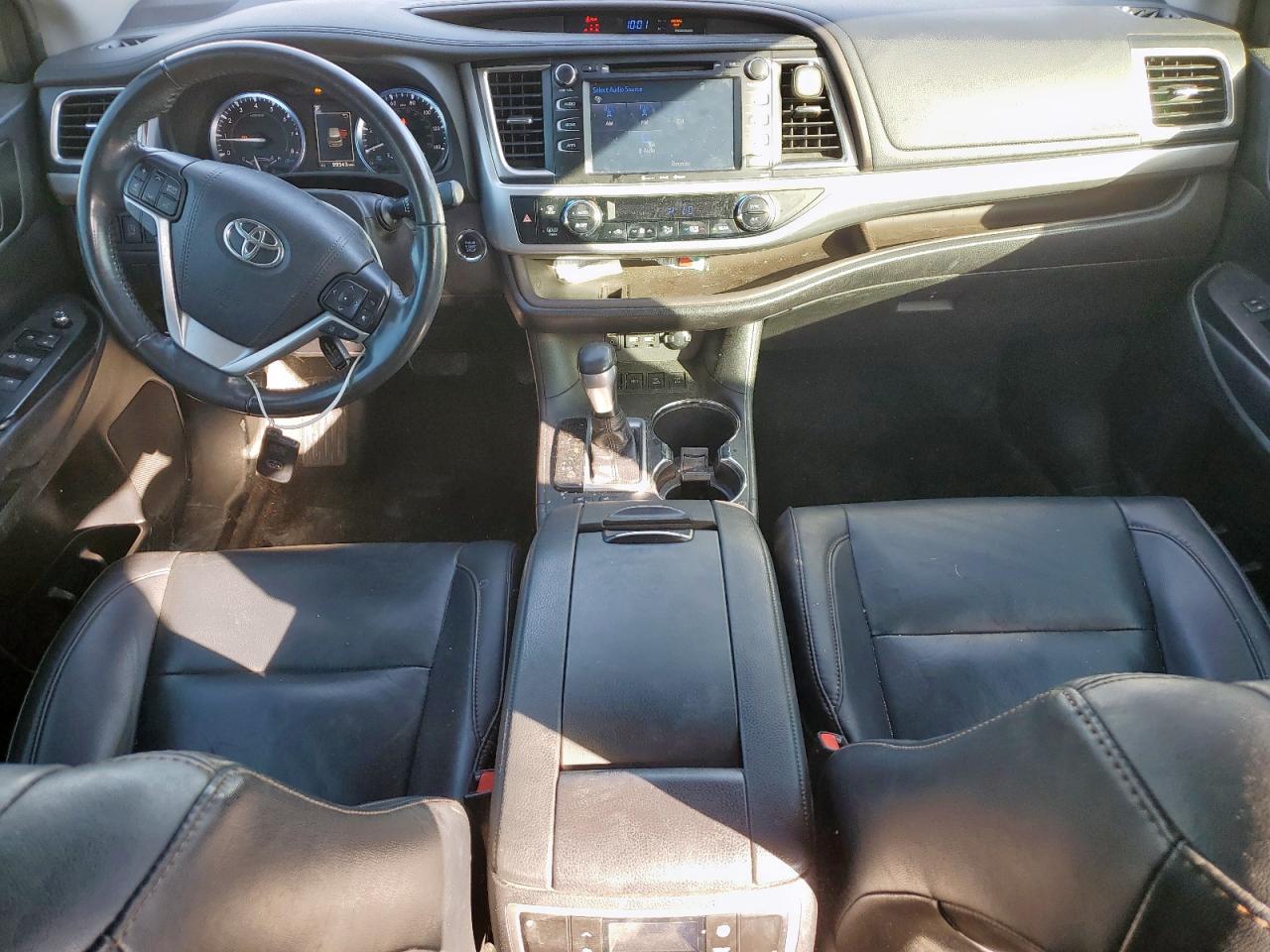 TOYOTA HIGHLANDER SE