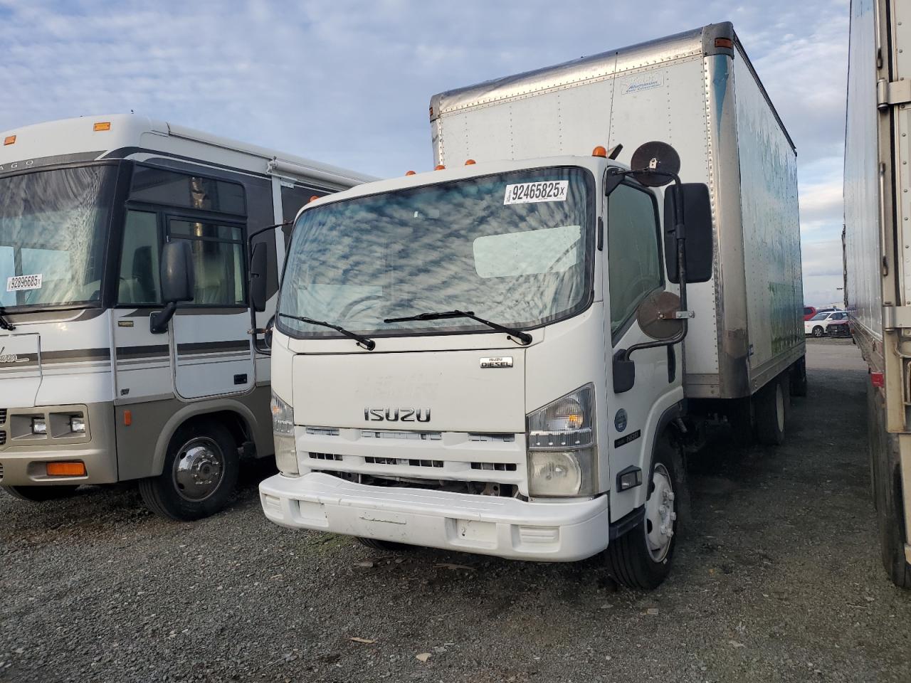 Lot #3301771339 2015 ISUZU NRR
