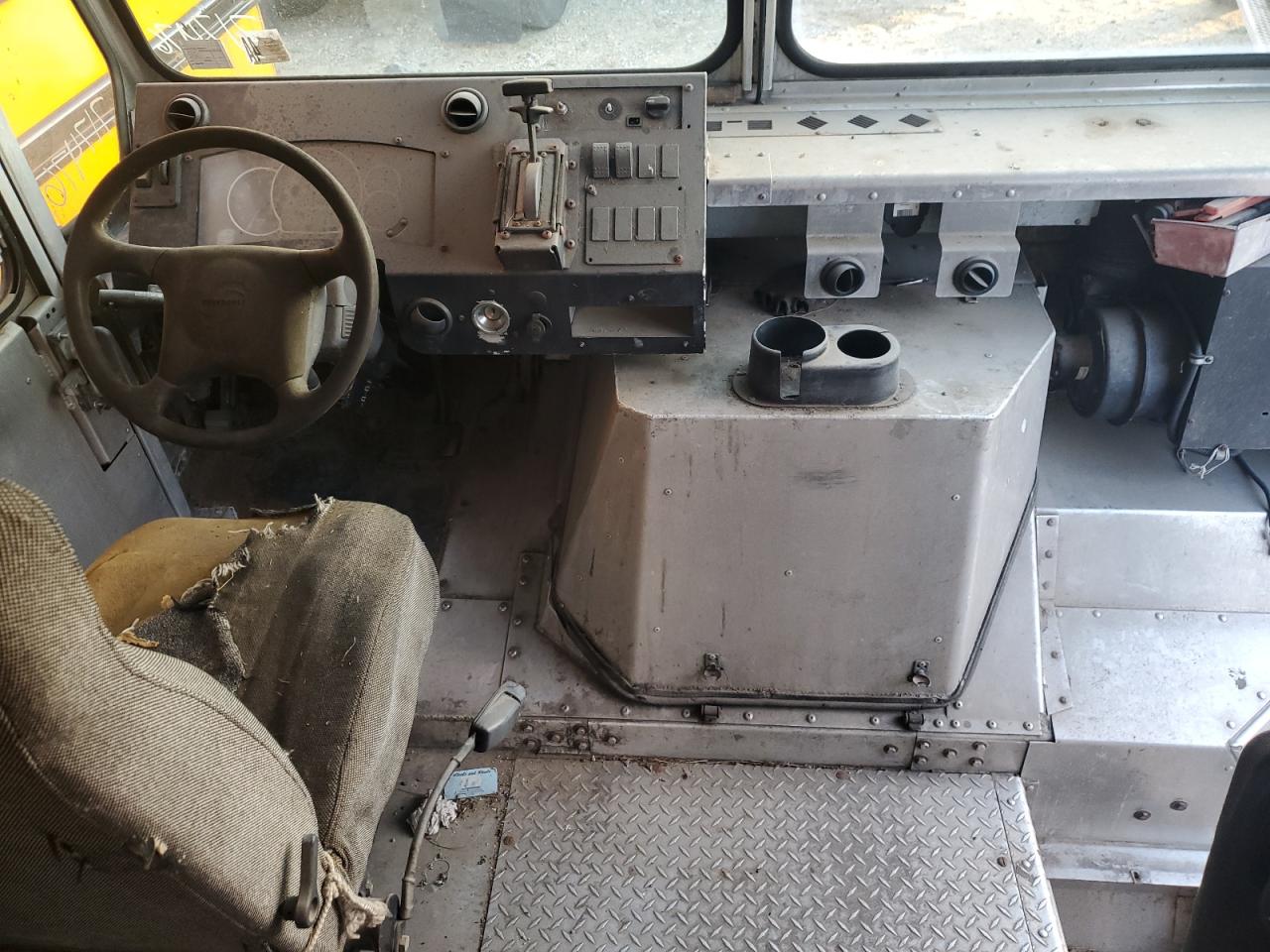 Lot #3291207981 2008 WORKHORSE CUSTOM CHASSIS COMMERCIAL