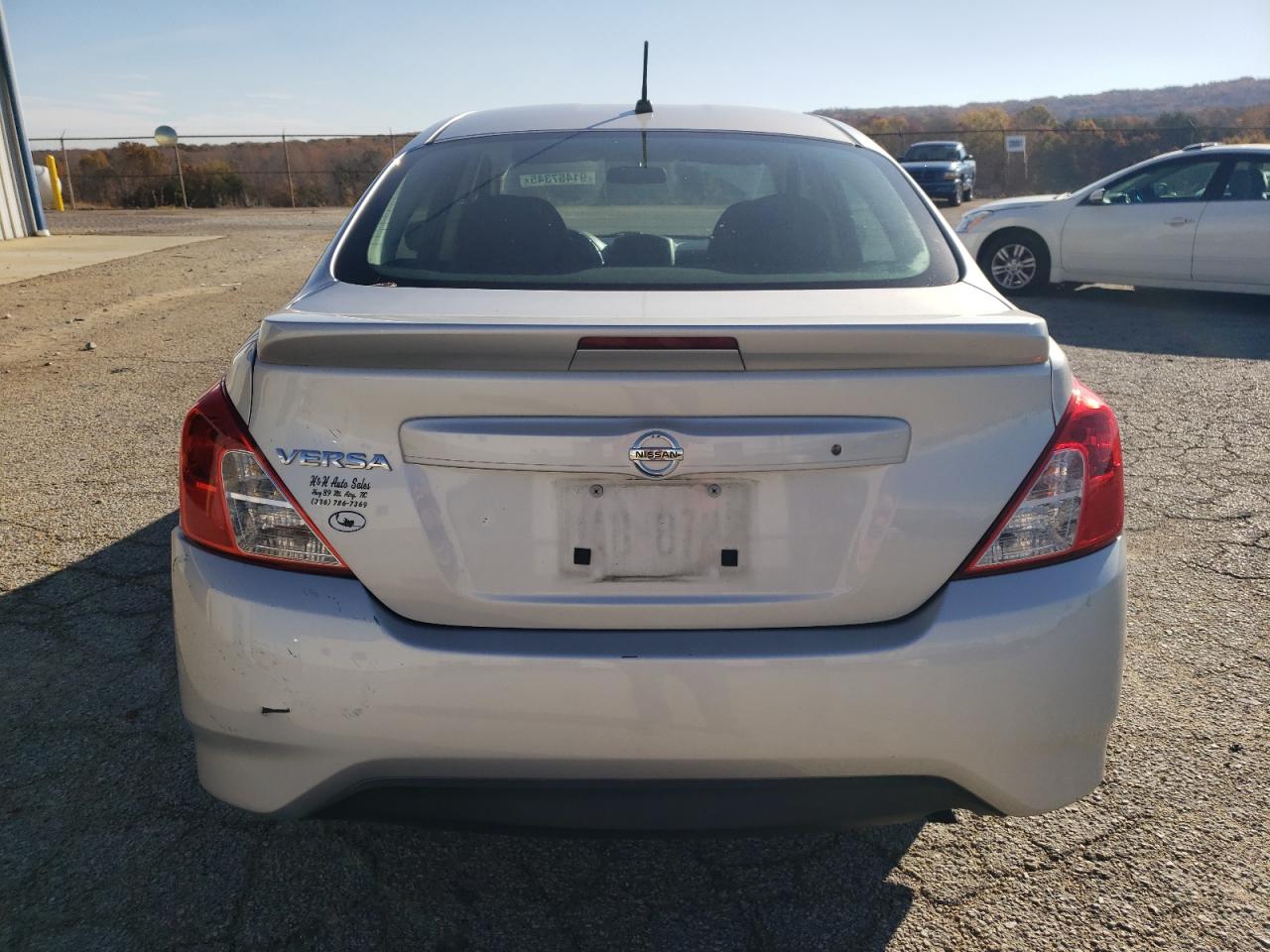 NISSAN VERSA S