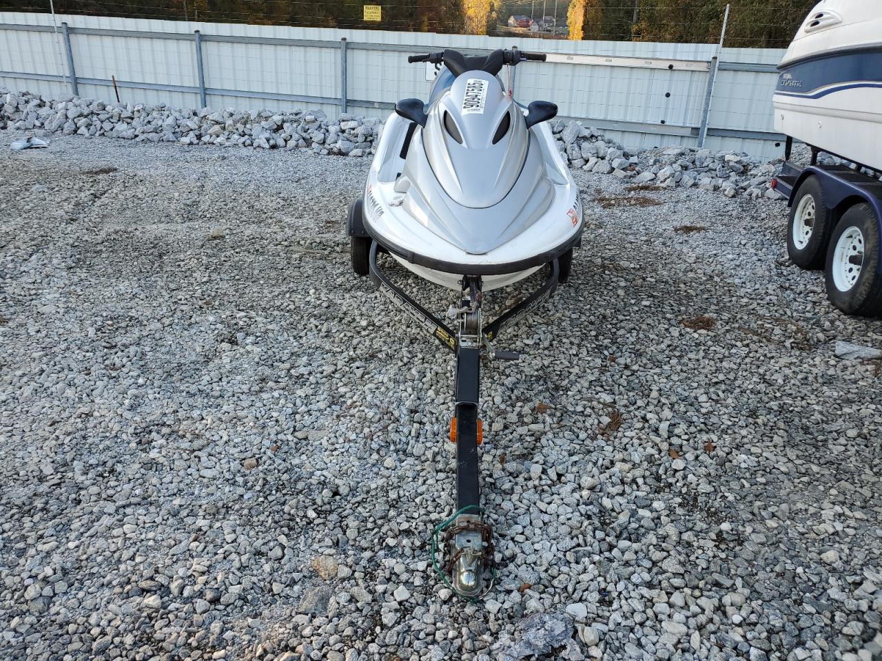 Lot #3302706046 2001 YAMAHA WAVERUNNER