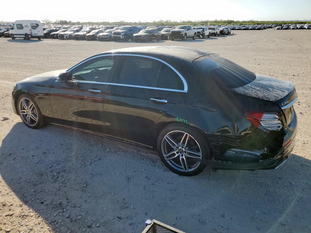 MERCEDES-BENZ E-CLASS 300