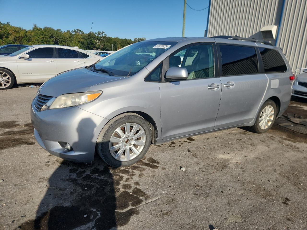 Lot #3308466318 2014 TOYOTA SIENNA XLE