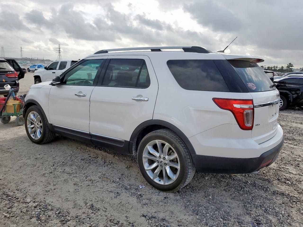 FORD EXPLORER XLT
