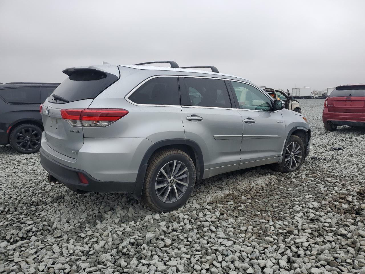 TOYOTA HIGHLANDER HYBRID