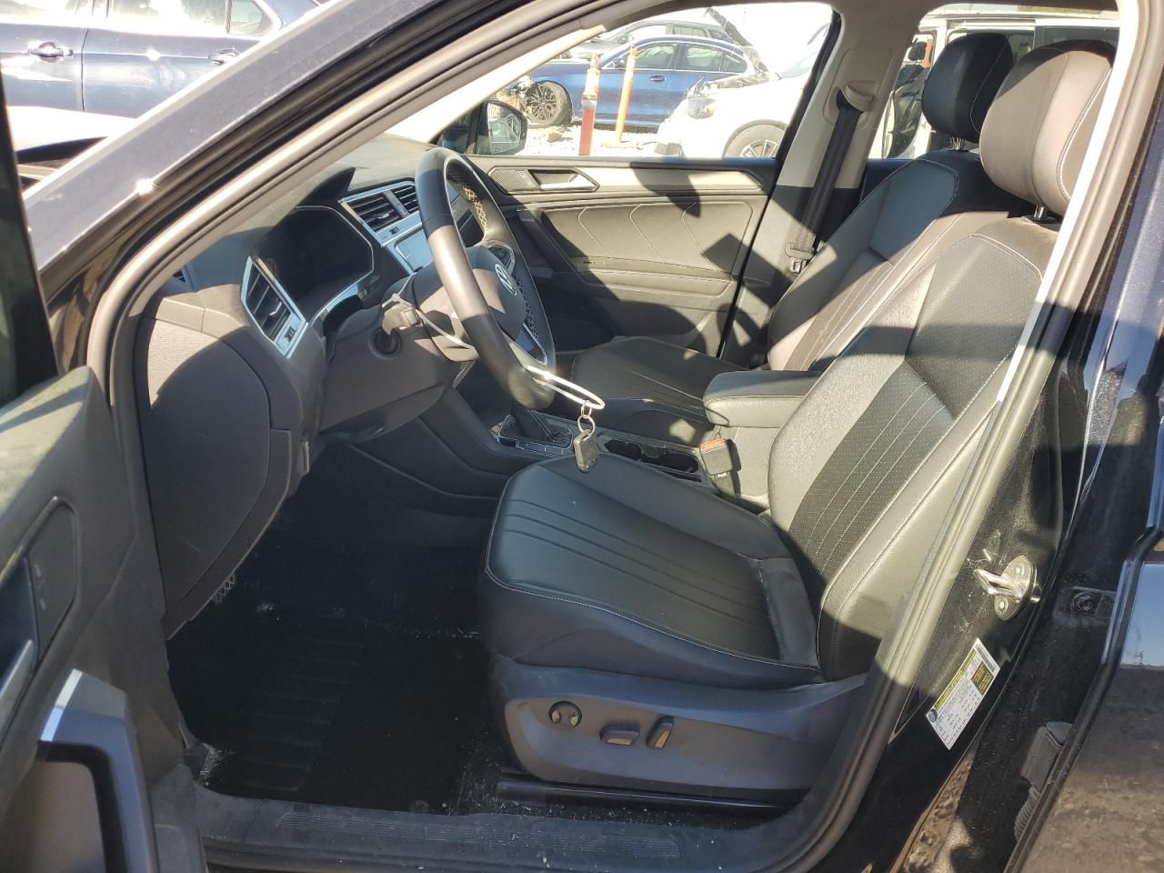 VOLKSWAGEN TIGUAN SE